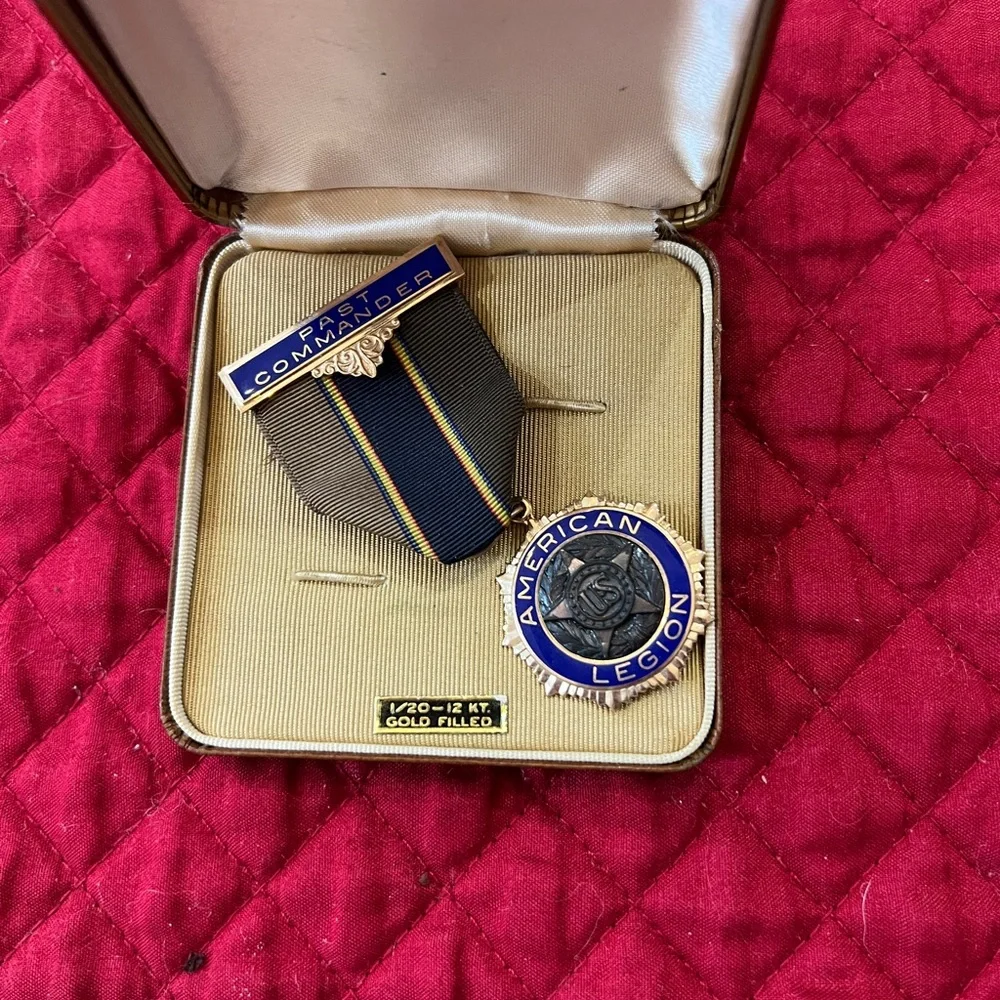 American Legion Past Commander Medal Gold Filled - Picture 7 of 7